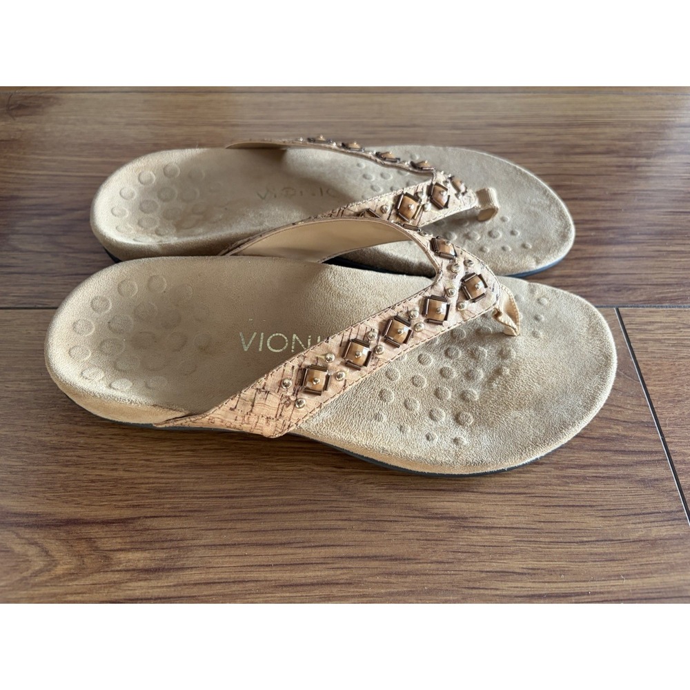 Vionic Beige Studded Beaded Thong Sandals Women's US 7 Wide EU 38 UK 5